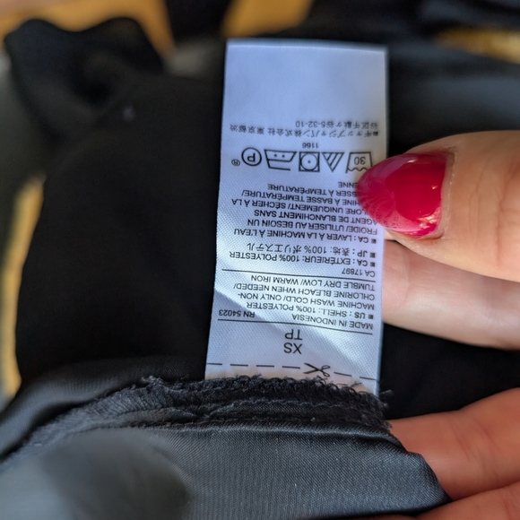 Banana Republic Black Bell Sleeve Blouse Satin XS - Picture 8 of 9